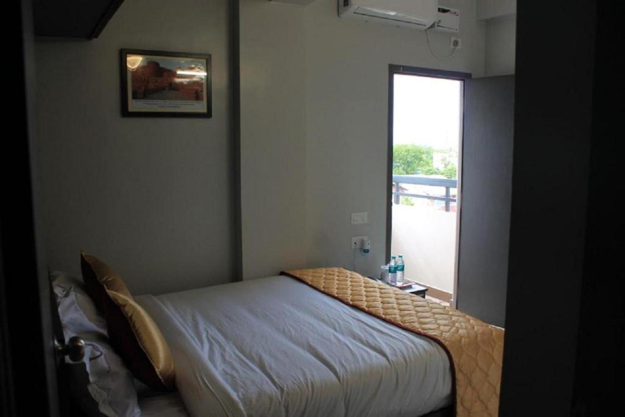 Viswa Residency By Azalea Madurai Exterior foto